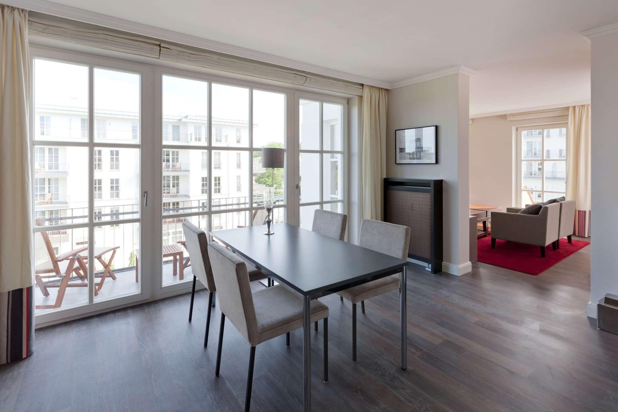 Steigenberger Grandhotel & Spa Heringsdorf Екстер'єр фото Interior of a serviced apartment in Berlin, Germany
