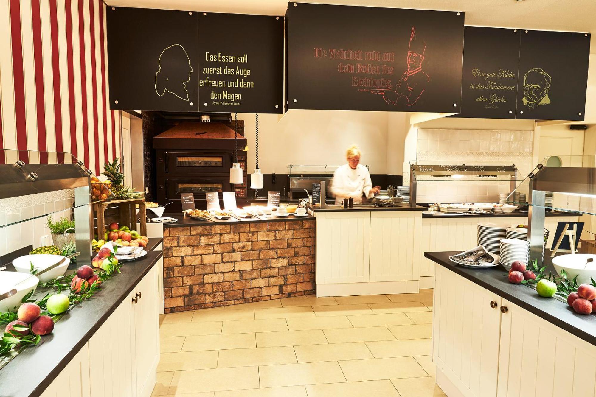 Steigenberger Grandhotel & Spa Heringsdorf Екстер'єр фото The kitchen of the restaurant